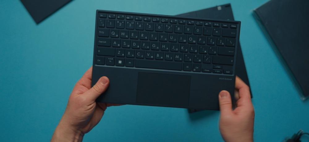 Asus Zenbook Fold OLED клавиатура