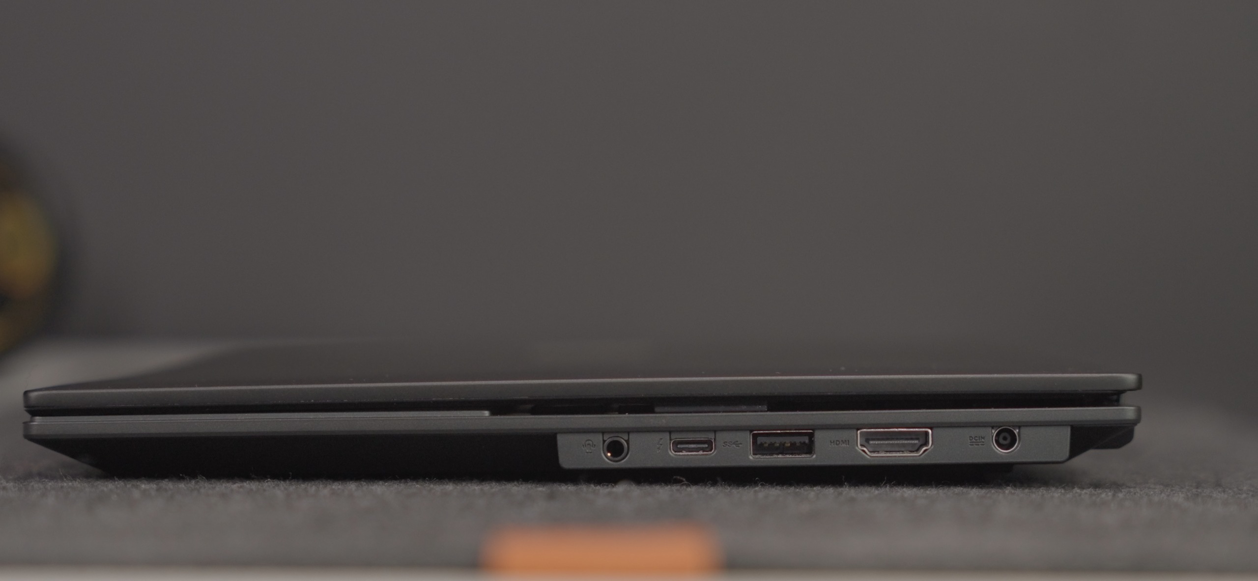 Asus Vivobook S15 OLED ports