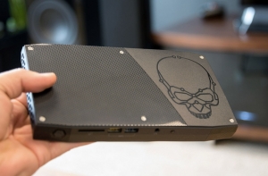 Intel NUC Hades Canyon