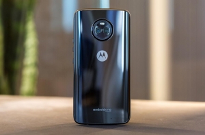Moto X5