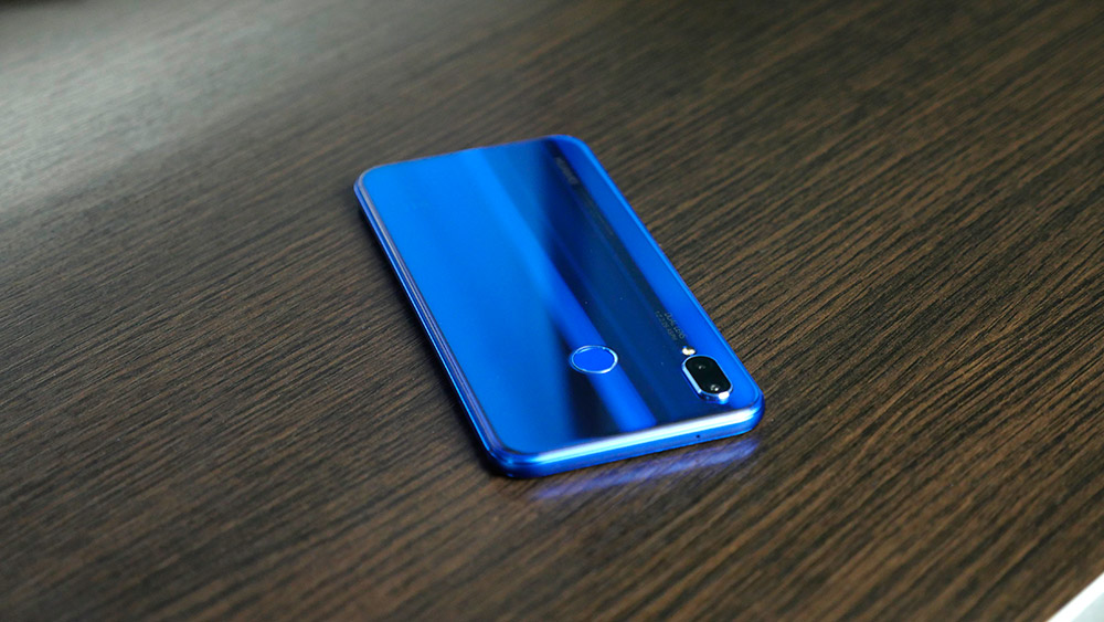 Переливающаяся задняя крышка Huawei P20 Lite