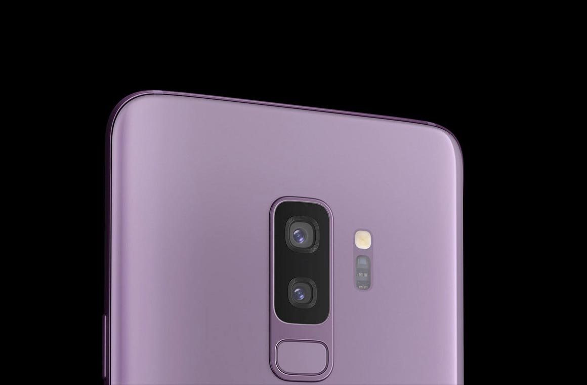 Розовый смартфон Samsung Galaxy S9+