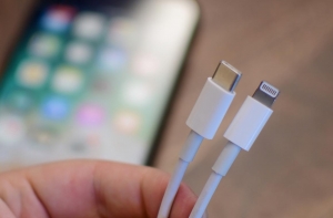 Кабель Lightning-USB-C
