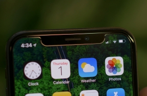 Вырез в дисплее