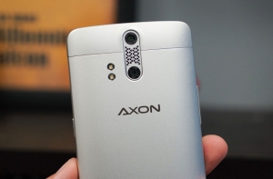 ZTE Axon 9