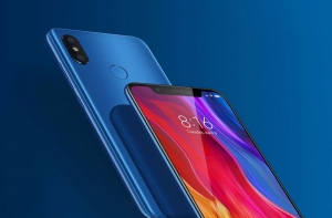 Xiaomi Mi 8 синего цвета