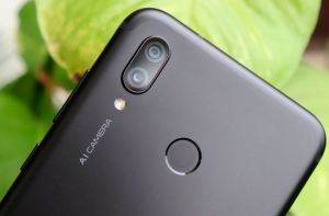 Huawei P Smart (2019) сзади