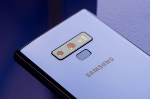 Samsung Galaxy Note 9 вид сзади