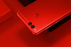 Honor View 20 постер