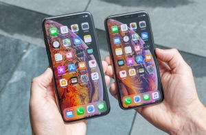 Apple iPhone XS , XS Max