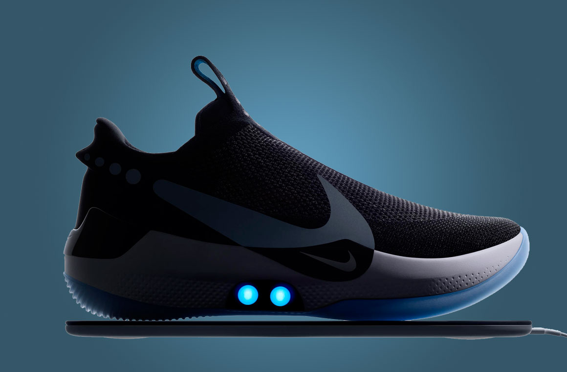 Новинки кроссовок найк. Nike adapt BB С автоматической шнуровкой. Nike adapt BB 2019. Умные кроссовки Nike adapt BB. Самозашнуровывающиеся кроссовки Nike.
