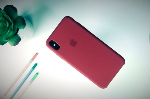 iPhone Xs сзади