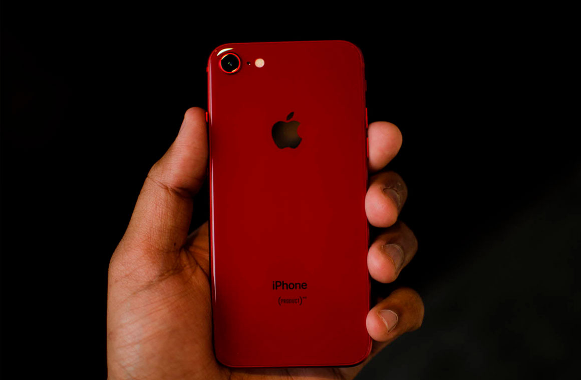 iPhone 8 красная спинка