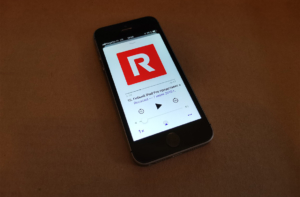 Приложение Podcasts на Apple iPhone SE