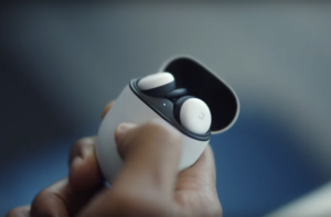 Google Pixel Buds 2 в кейсе