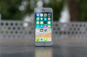 Белый Apple iPhone 8