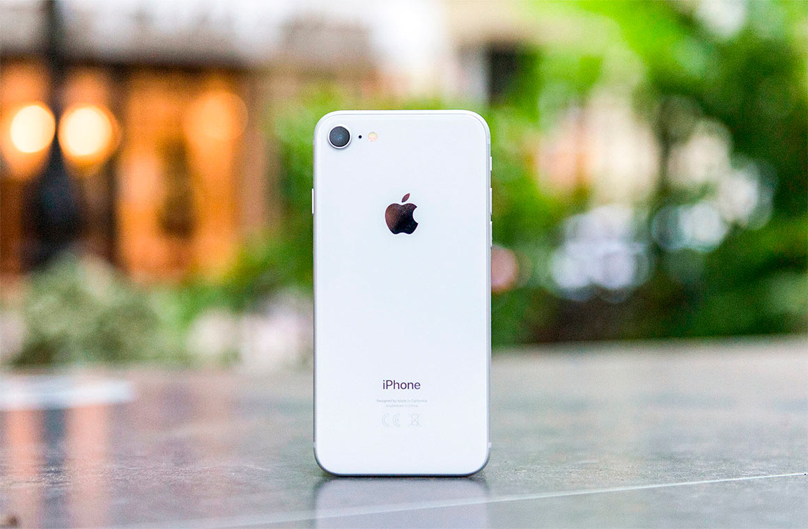 Белый Apple iPhone 8