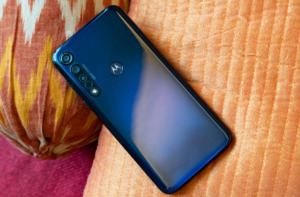 Motorola One Fusion спинка