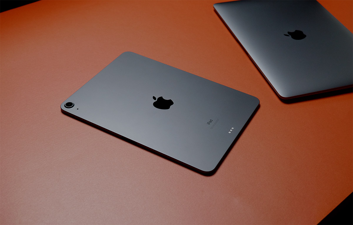 iPad Air 4 и MacBook Air