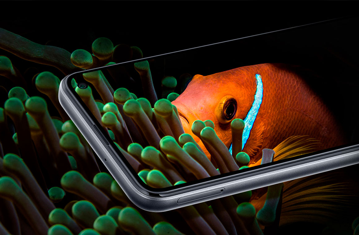 Samsung Galaxy F52 5G спереди