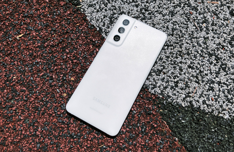 Samsung Galaxy S21 FE выпустят с чипом Snapdragon 888 - THE ROCO